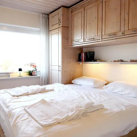 Apartment Schönes Neues Hochwertig Renoviertes 2-zimmer In Der 4. Etage.