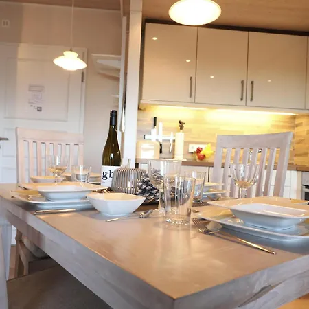 Schönes Neues Hochwertig Renoviertes 2-zimmer In Der 4. Etage. Apartment *