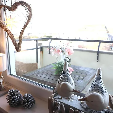 Apartment Schönes Neues Hochwertig Renoviertes 2-zimmer In Der 4. Etage. *